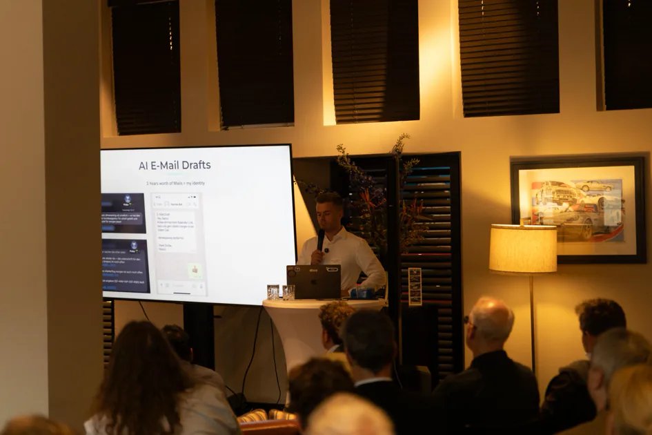 Vortrag vor Publikum im Drivers & Business Club